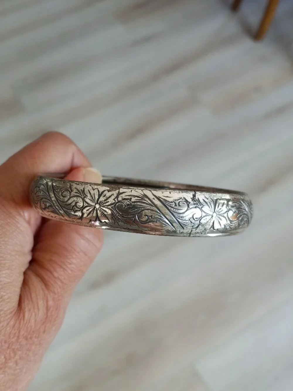 Vintage BEAU Sterling .925 Silver Floral Engraved Bangle Bracelet 8